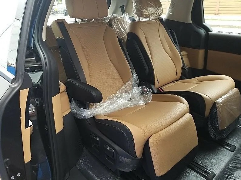 2 ghế độc lập ở giữa của Kia Sedona 2021 bản 7 chỗ