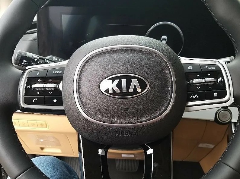 V&ocirc; lăng của Kia Sedona 2021