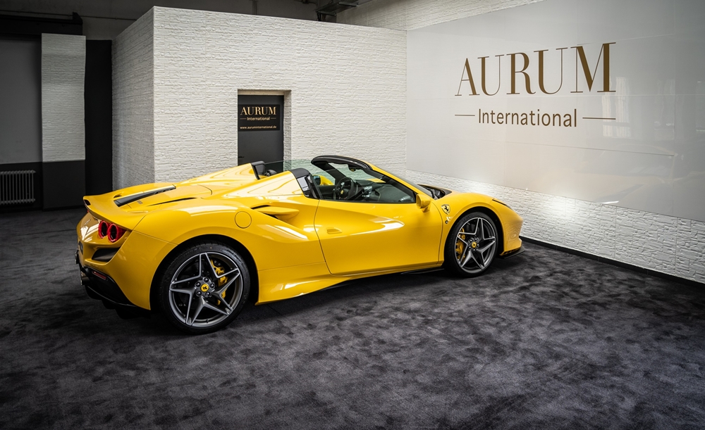 Ước tính giá bán chiếc siêu xe Ferrari F8 Spider đầu tiên về Việt Nam có thể hơn 25 tỷ đồng. Ước tính giá bán chiếc siêu xe Ferrari F8 Spider đầu tiên về Việt Nam có thể hơn 25 tỷ đồng.
