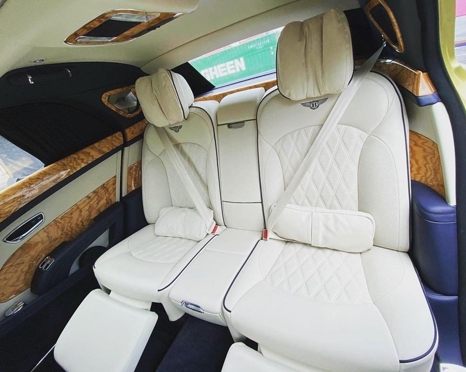 H&agrave;ng ghế sau của một chiếc Bentley Mulsanne EWB 2020 tại Việt Nam