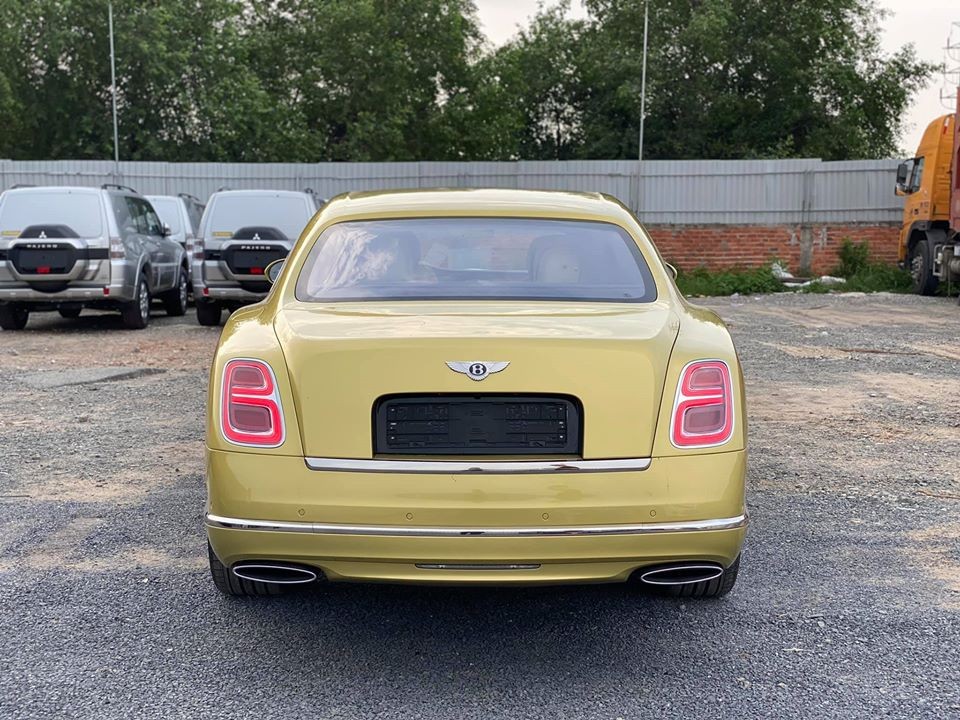 Phần đu&ocirc;i xe Bentley Mulsanne EWB bản n&acirc;ng cấp mới nhất