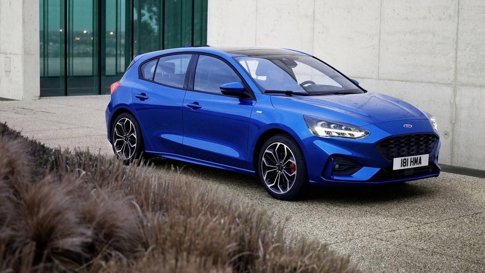 Ford c&oacute; thể được xem như l&agrave; h&atilde;ng xe ti&ecirc;n phong khi mang những c&ocirc;ng nghệ an to&agrave;n chủ động về Việt Nam.