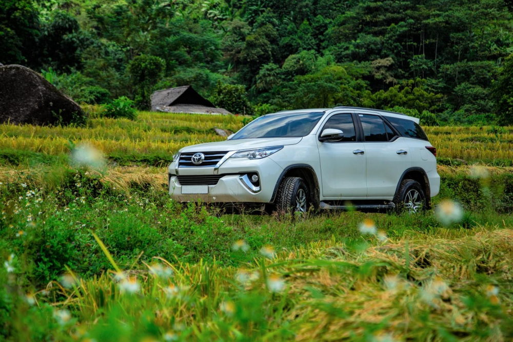 Doanh số của Toyota Fortuner liên tục đi xuống trong vài tháng gần đây do người dùng quyết tâm chờ Toyota Việt Nam ra mắt bản nâng cấp giữa vòng đời của mẫu xe này Doanh số của Toyota Fortuner liên tục đi xuống trong vài tháng gần đây do người dùng quyết tâm chờ Toyota Việt Nam ra mắt bản nâng cấp giữa vòng đời của mẫu xe này