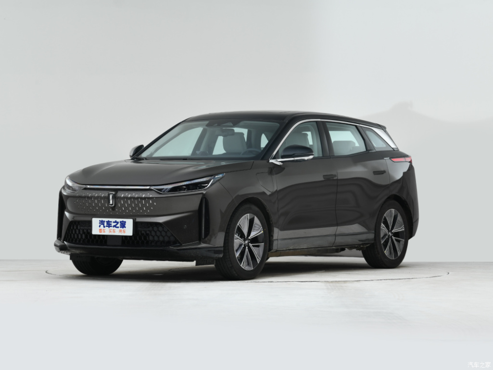 Phía trước của SUV Bestune 01 EV cho thấy cụm đèn mỏng, nối liền nhau và thiếu vắng lưới tản nhiệt truyền thống