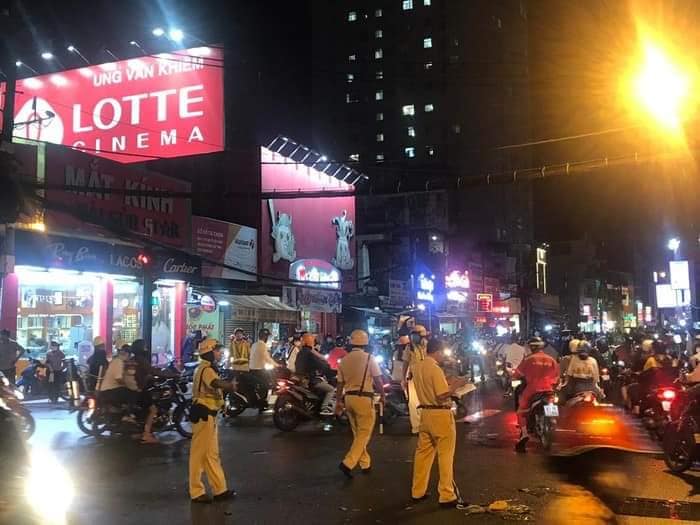 Cảnh sát giao thông nhanh chóng có mặt để điều tiết giao thông