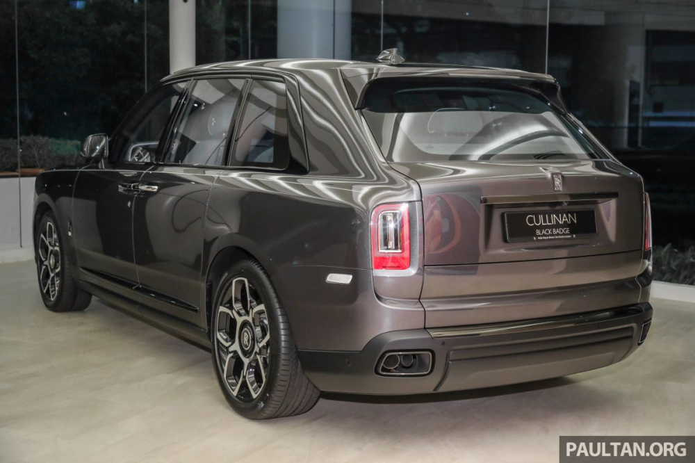 Mức gi&aacute; b&aacute;n của Rolls-Royce Cullinan Black Badge tại Malaysia chưa bao gồm thuế v&agrave; tuỳ chọn ri&ecirc;ng của c&aacute;c kh&aacute;ch h&agrave;ng.