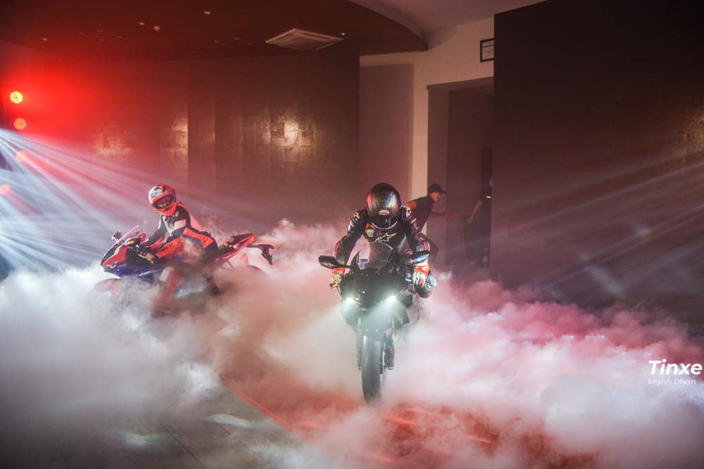 Honda CBR1000RR-R Fireblade 2020 chính thức ra mắt tại Việt Nam Honda CBR1000RR-R Fireblade 2020 chính thức ra mắt tại Việt Nam