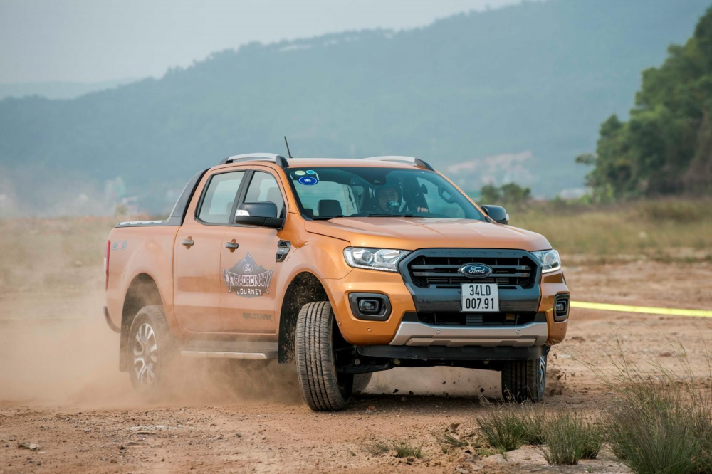 Ford Ranger vẫn không hổ danh là mẫu xe có nhiều trang bị nhất phân khúc