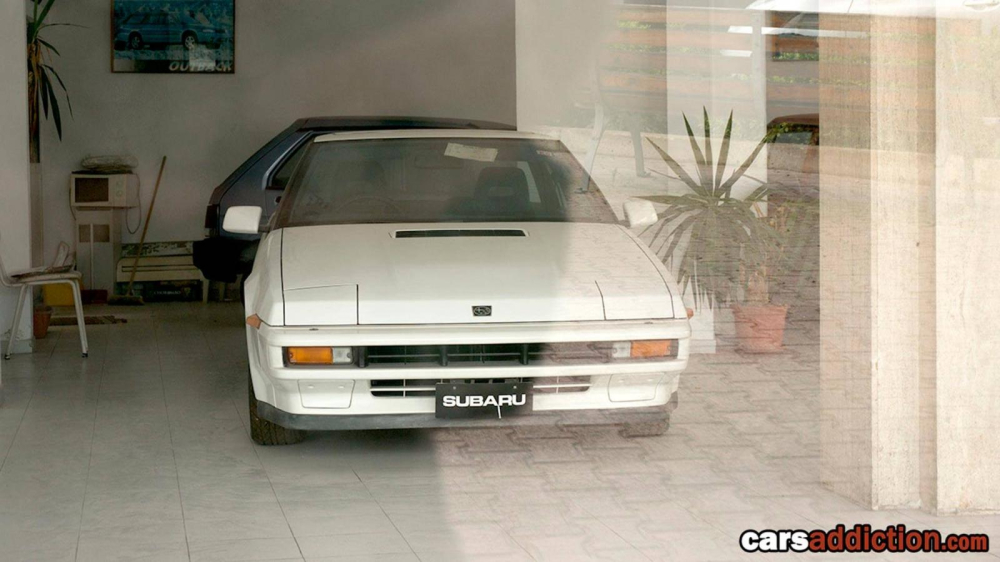 Đ&uacute;ng như t&ecirc;n gọi, Subaru XT Turbo 4WD d&ugrave;ng động cơ tăng &aacute;p v&agrave; hệ dẫn động 4 b&aacute;nh