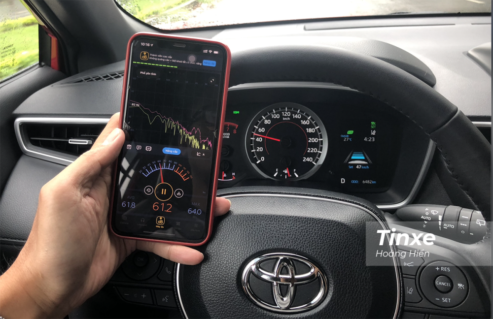 Khả năng cách âm của Toyota Corolla Cross khá ổn trong phân khúc.
