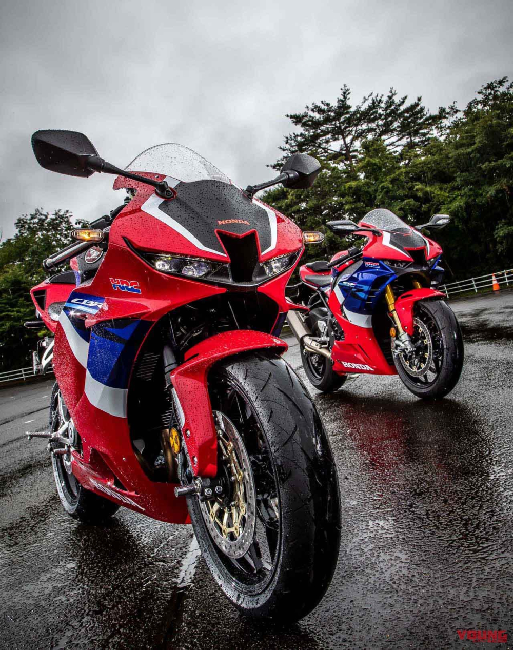 Honda CBR600RR 2021 b&ecirc;n cạnh Honda CBR1000RR-R Fireblade SP