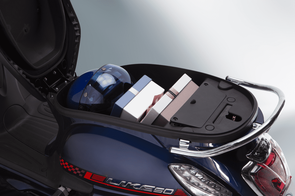 Kymco Like 50 sở hữu cốp xe rộng
