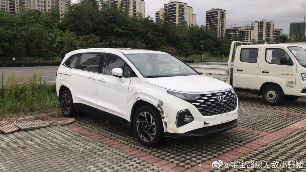Thiết kế đầu xe của Hyundai Custo