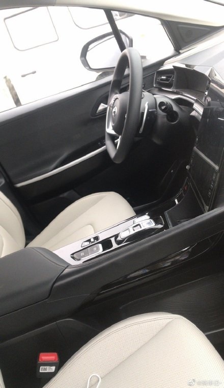 Hyundai Custo có màn hình thông tin giải trí cỡ lớn và nằm dọc như xe Tesla