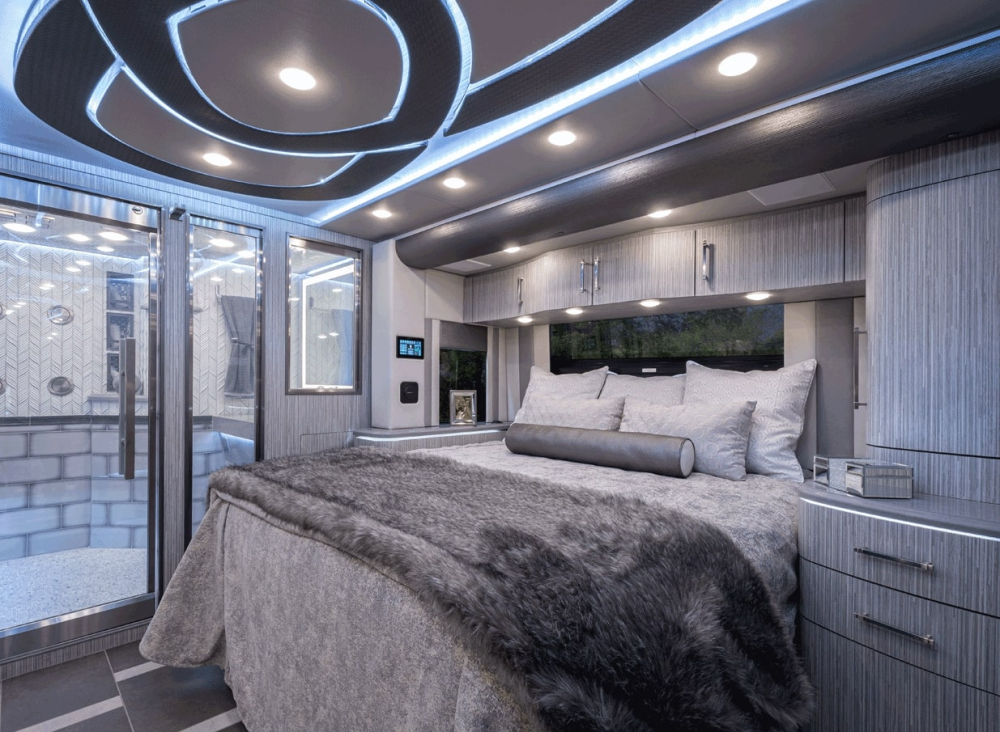 Ph&ograve;ng ngủ ch&iacute;nh của&nbsp;H3-45 Emperor Sauna Suite