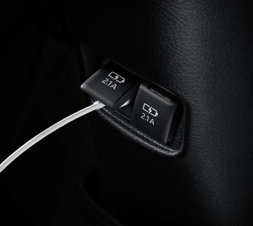 2 cổng USB d&agrave;nh cho h&agrave;ng ghế sau