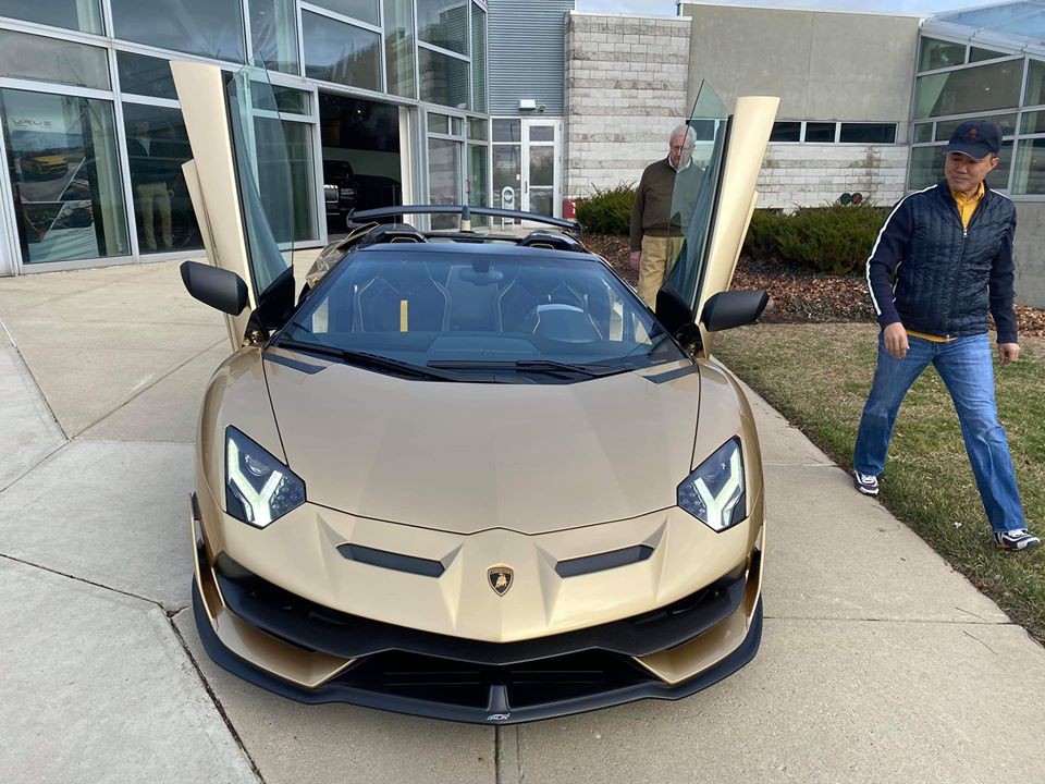 Một người Việt ở Mỹ tậu siêu xe mui trần Lamborghini Aventador SVJ Roadster Một người Việt ở Mỹ tậu siêu xe mui trần Lamborghini Aventador SVJ Roadster