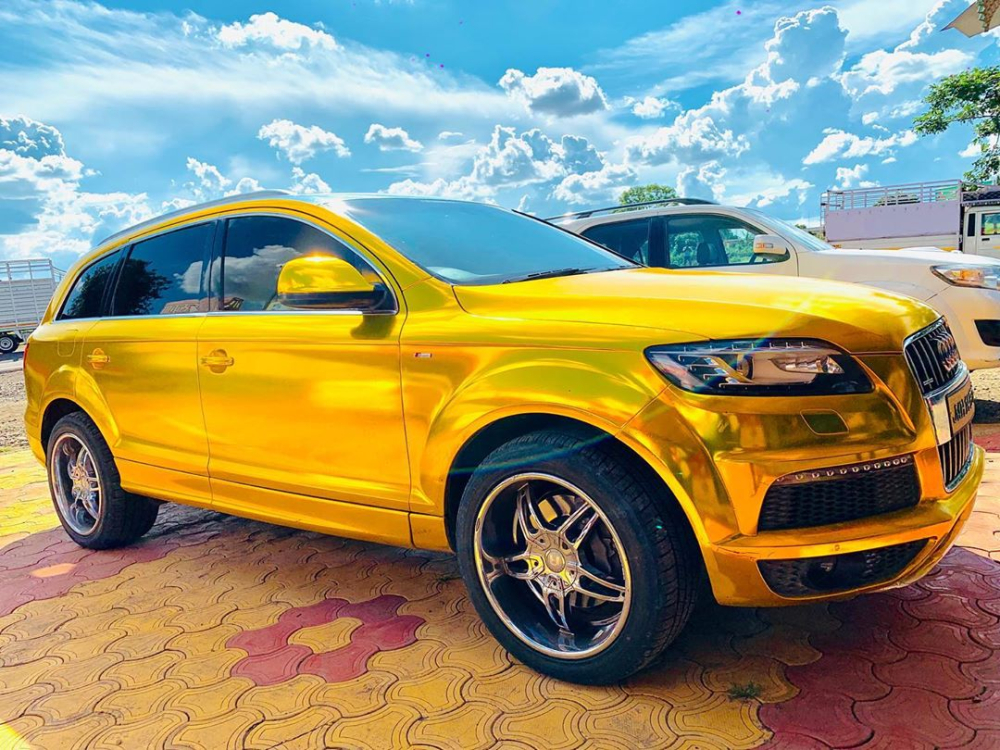 Chiếc Audi Q7 màu vàng crôm của Golden Guys