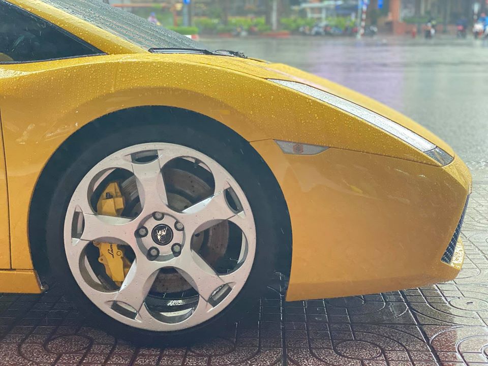 Bộ mâm zin của siêu xe Lamborghini Gallardo Bộ mâm zin của siêu xe Lamborghini Gallardo