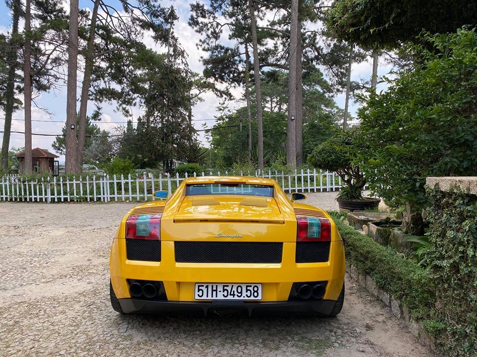 Thiết kế đuôi xe của Lamborghini Gallardo Thiết kế đuôi xe của Lamborghini Gallardo