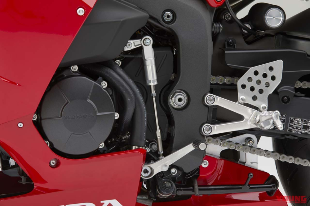 Động cơ Honda CBR600RR 2021 có công suất 119 mã lực, trang bị sẵn ly hợp trượt và tùy chọn QuickShift 2 chiều Động cơ Honda CBR600RR 2021 có công suất 119 mã lực, trang bị sẵn ly hợp trượt và tùy chọn QuickShift 2 chiều