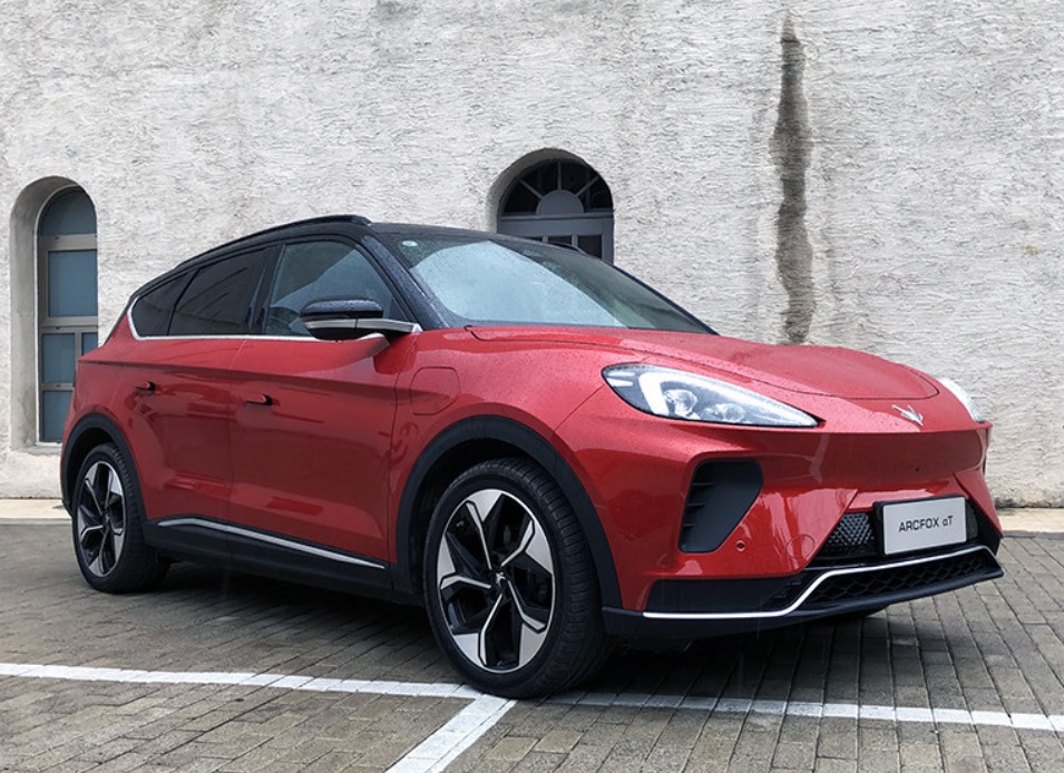ArcFox α-T có diện mạo của một mẫu SUV thể thao, hiện đại