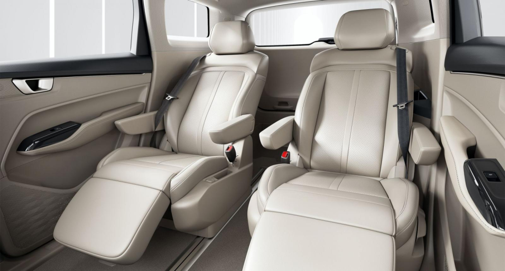 2 ghế thương gia ph&iacute;a sau của Wuling Victory 2021 bản 4 chỗ