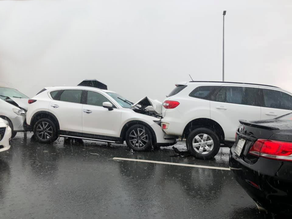 C&aacute;c xe hư hỏng nặng phần đầu xe