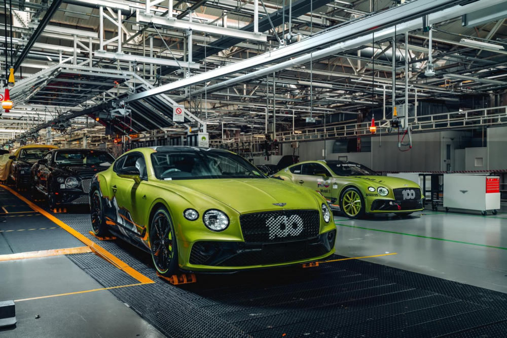 Bentley Continental GT phi&ecirc;n bản Pikes Peak đầu ti&ecirc;n sẽ rời nh&agrave; m&aacute;y v&agrave; đến tay chủ nh&acirc;n l&agrave; v&agrave;o th&aacute;ng sau