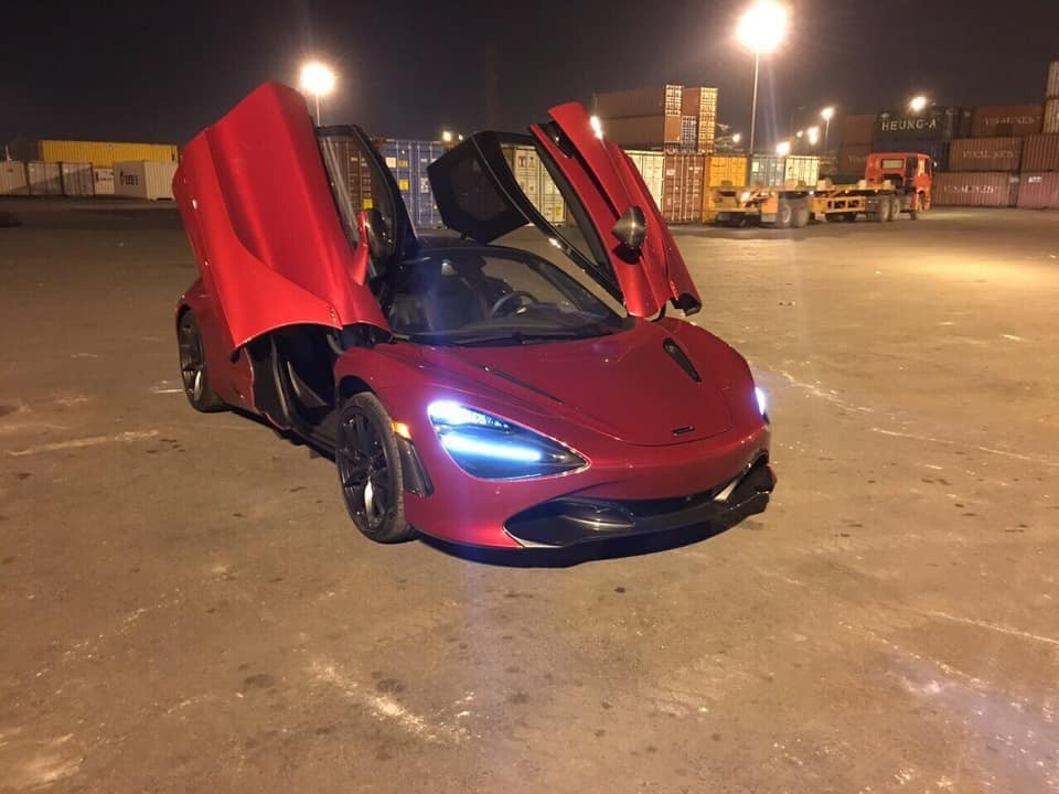 McLaren 720S sở hữu kiểu cửa cánh bướm đẹp mắt McLaren 720S sở hữu kiểu cửa cánh bướm đẹp mắt