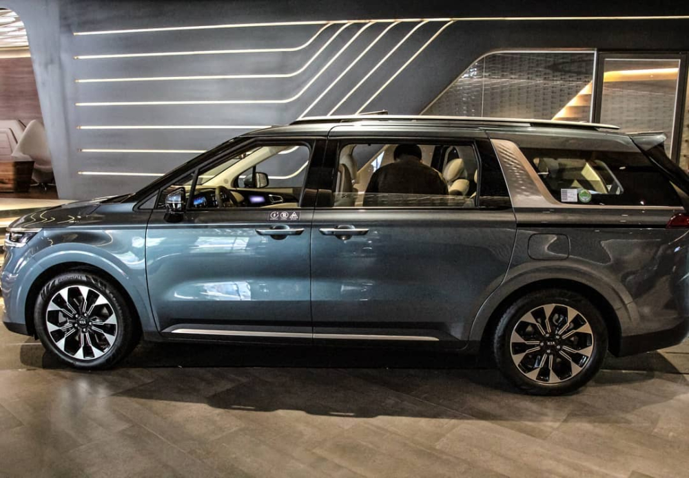 Kia Sedona 2021 tăng kích thước đáng kể so với thế hệ cũ Kia Sedona 2021 tăng kích thước đáng kể so với thế hệ cũ