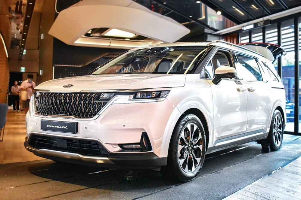 Thiết kế bên sườn của Kia Sedona 2021 Thiết kế bên sườn của Kia Sedona 2021