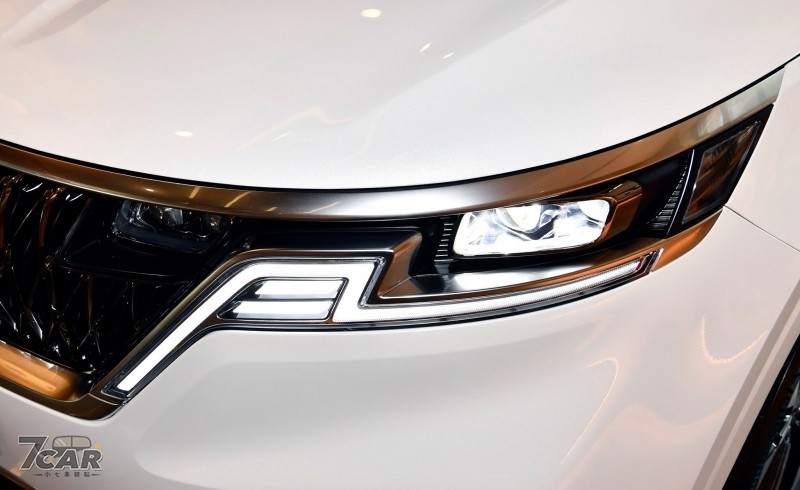 Đèn pha của Kia Sedona 2021 Đèn pha của Kia Sedona 2021