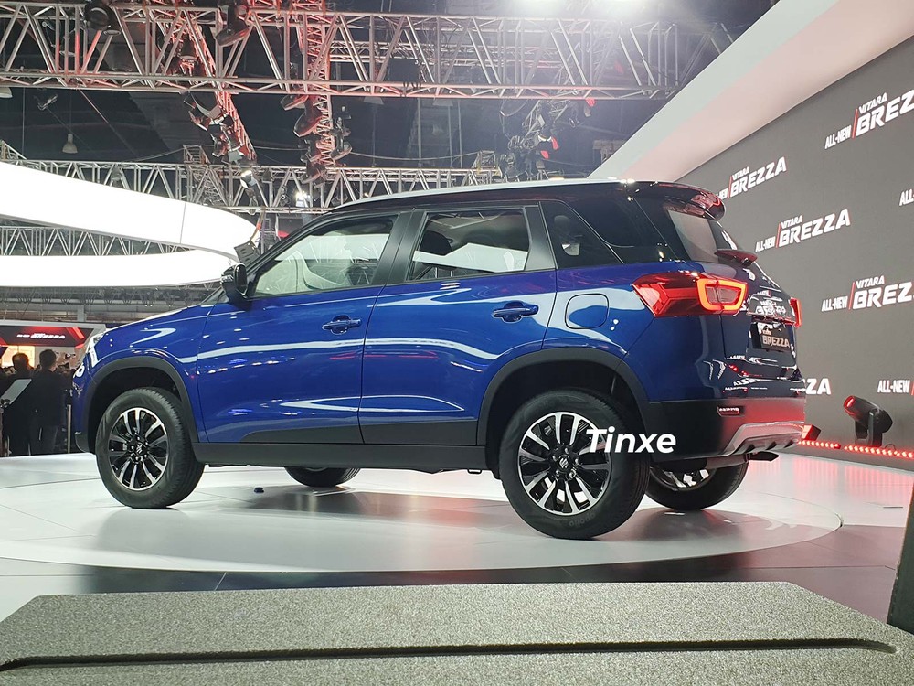 Thiết kế bên sườn và phía sau của Suzuki Vitara Brezza