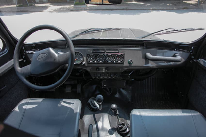 Giá xe UAZ Hunter