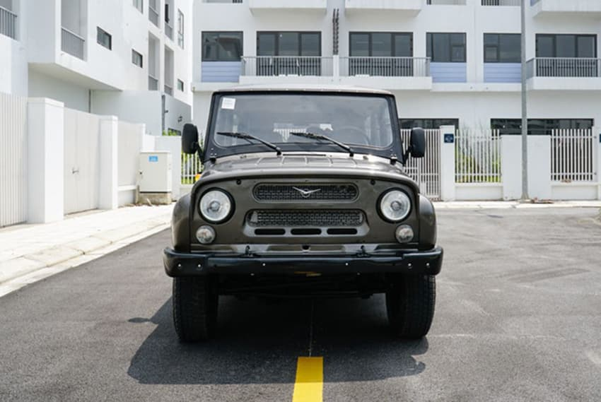 Giá xe UAZ Hunter