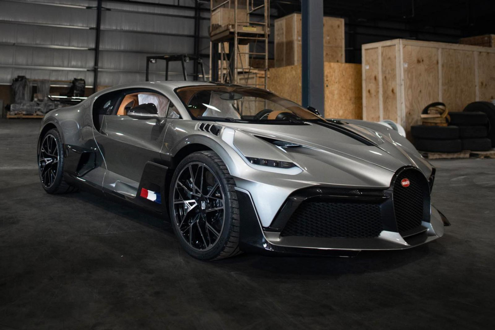 Siêu phẩm Bugatti Divo có giá Siêu phẩm Bugatti Divo có giá khóc thét 135 tỷ đồng lần đầu hạ cánh tại Mỹ