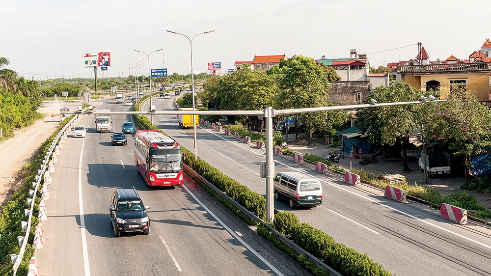 &Ocirc; t&ocirc; vượt phạm lỗi đ&egrave;n v&agrave;ng c&oacute; thể bị phạt nguội.
