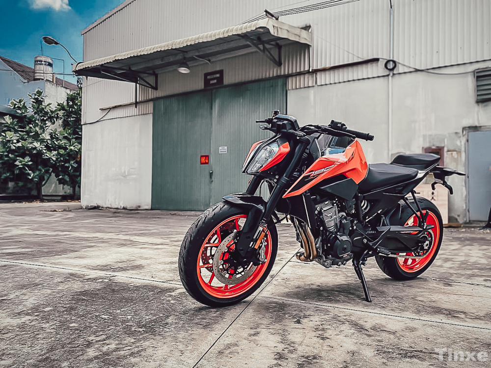 Xe sở hữu kiểu d&aacute;ng Naked bike đầy khỏe khoắn v&agrave; thể thao