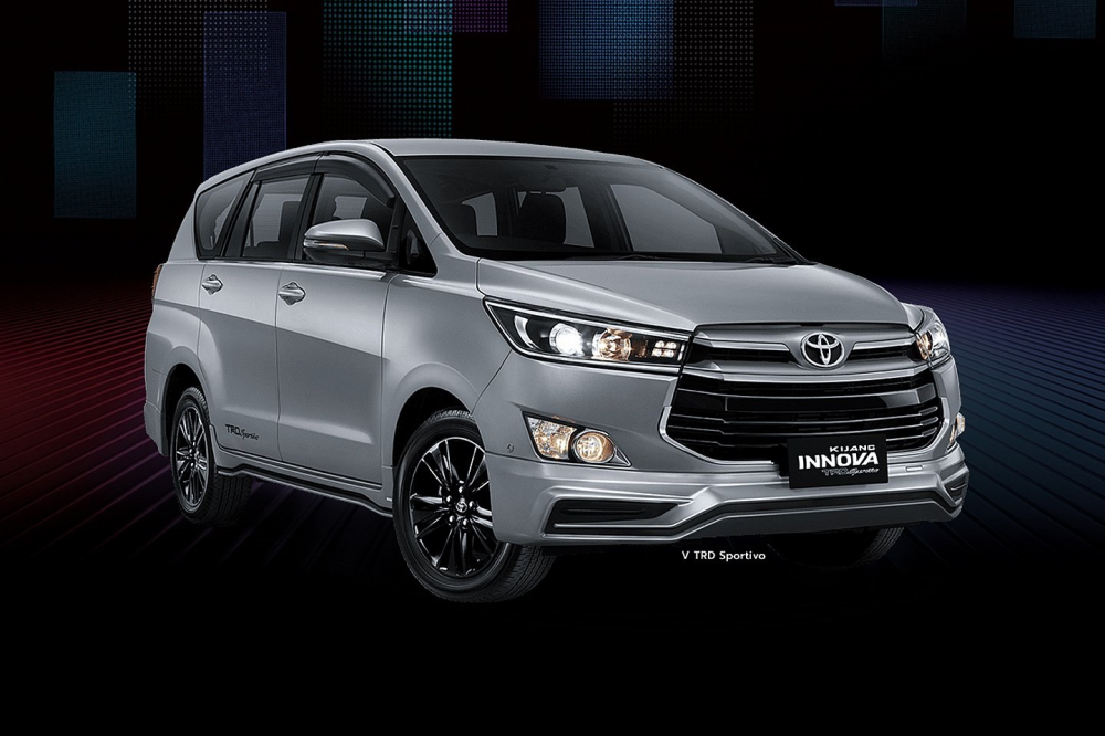 Toyota Innova TRD Sportivo c&oacute; th&ecirc;m g&oacute;i phụ kiện ngoại thất thể thao mới