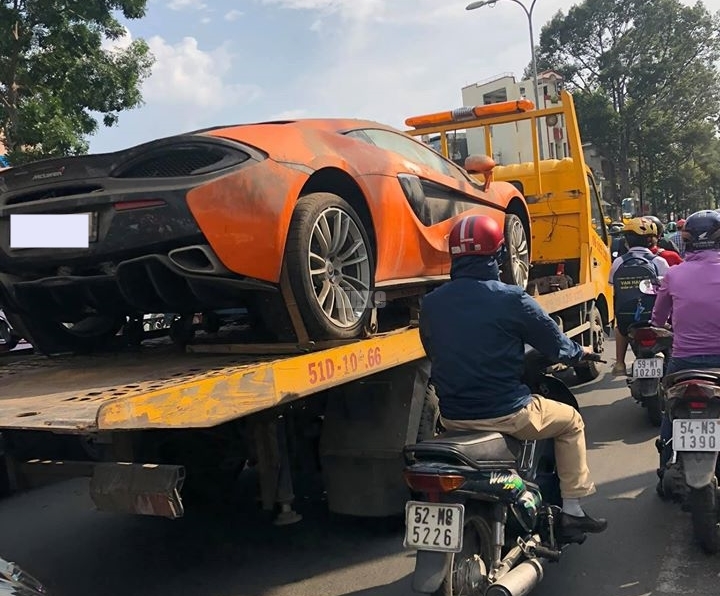 Si&ecirc;u xe McLaren 570S trong &aacute;n ma t&uacute;y của Văn K&iacute;nh Dương bất ngờ t&aacute;i xuất tại S&agrave;i th&agrave;nh