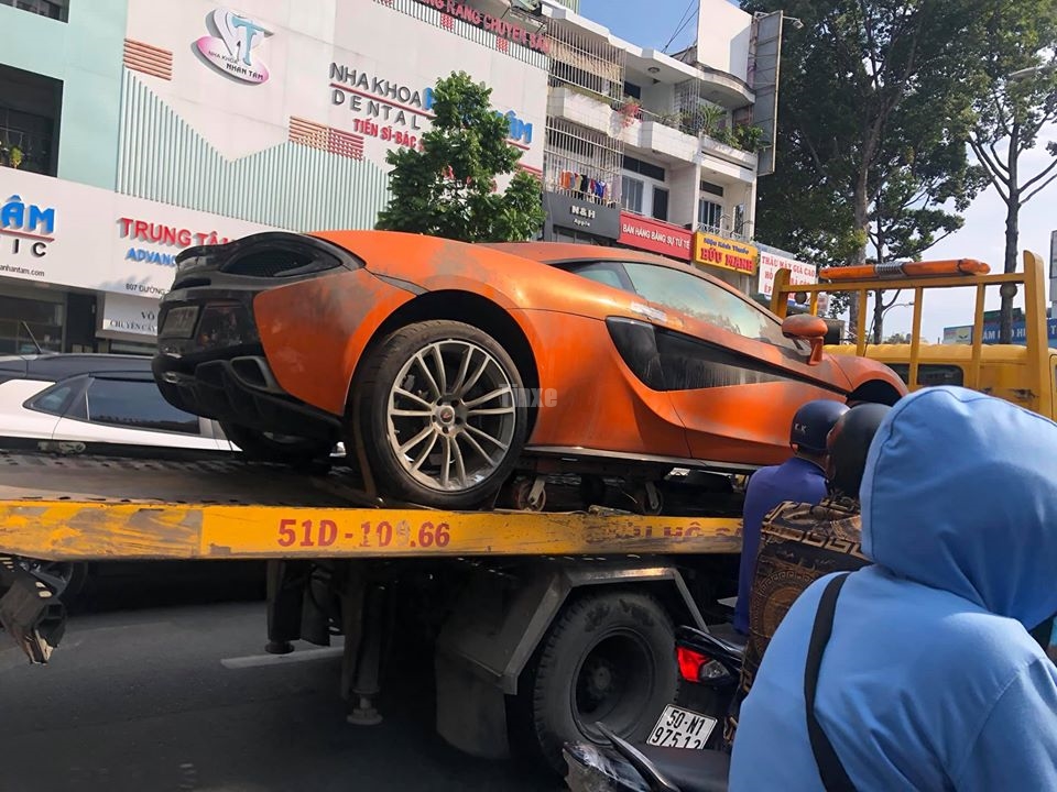 Đ&acirc;y l&agrave; chiếc si&ecirc;u xe McLaren 570S m&agrave;u cam duy nhất tại Việt Nam hiện nay
