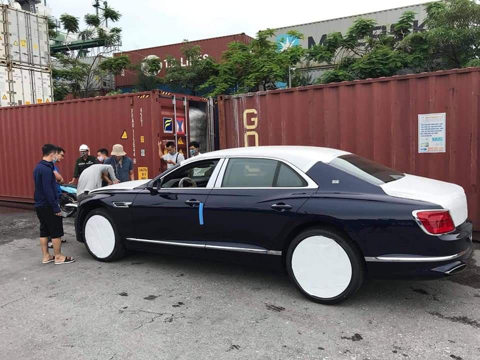 Chiếc Bentley Flying Spur First Edition đầu ti&ecirc;n về Việt Nam