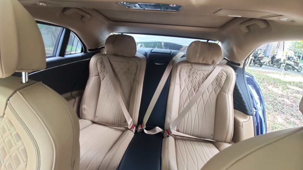 Nội thất Bentley Flying Spur First Edition đầu ti&ecirc;n Việt Nam c&oacute; m&agrave;u v&agrave;ng Camel v&agrave; đen Beluga