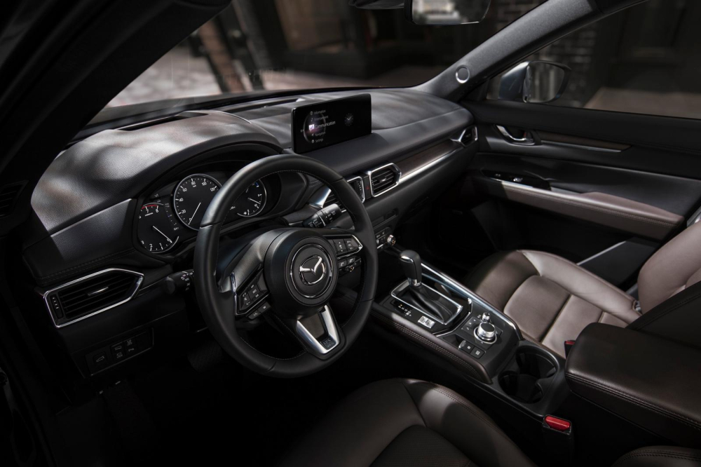 Mazda CX-5 2021 c&oacute; th&ecirc;m m&agrave;n h&igrave;nh trung t&acirc;m 10,25 inch ti&ecirc;u chuẩn mới
