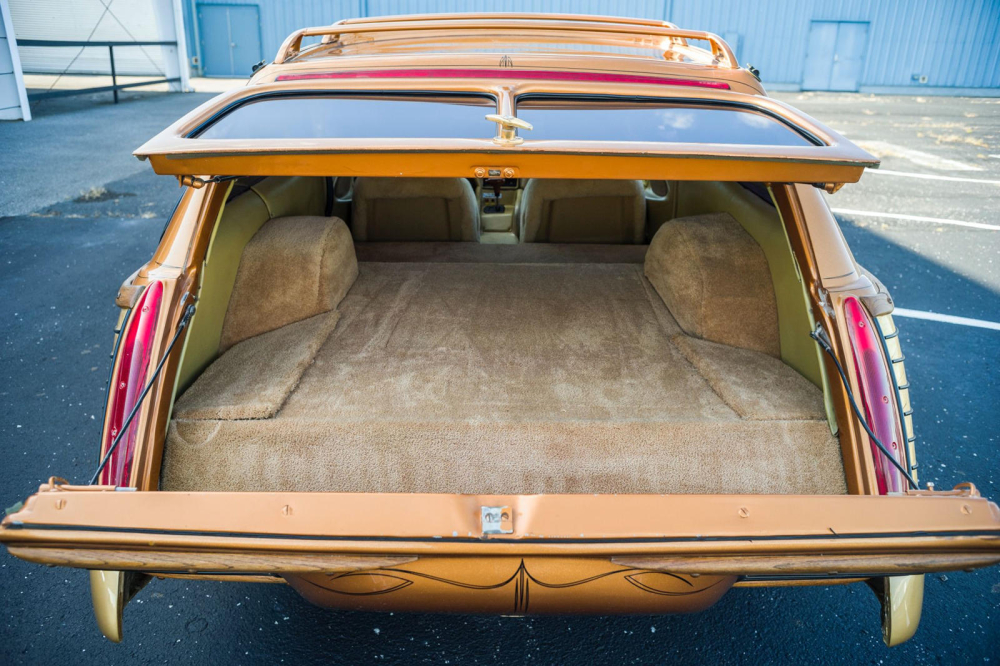 Kh&ocirc;ng gian chứa h&agrave;nh l&yacute;&nbsp;của&nbsp;Cougar Woodie 2050