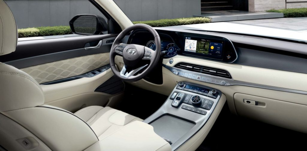 Nội thất của Hyundai Palisade bị khách hàng miêu tả là có mùi như tỏi hay tất cũ