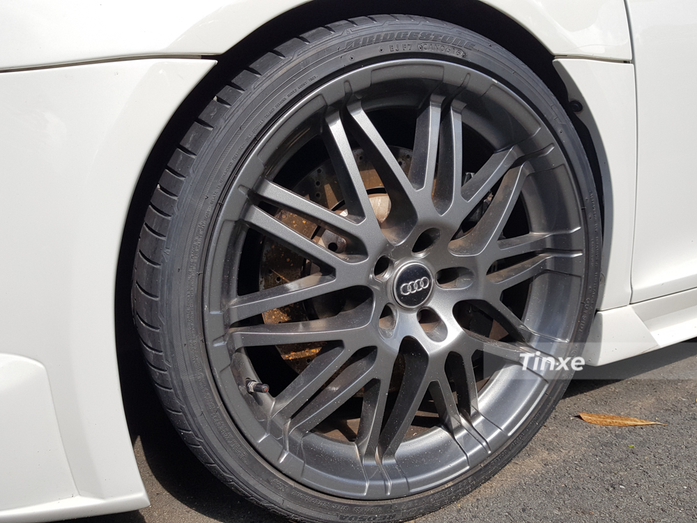 Chiếc siêu xe Audi R8 độ body kit Regula được trang bị bộ la-zăng mới của hãng Oxigin