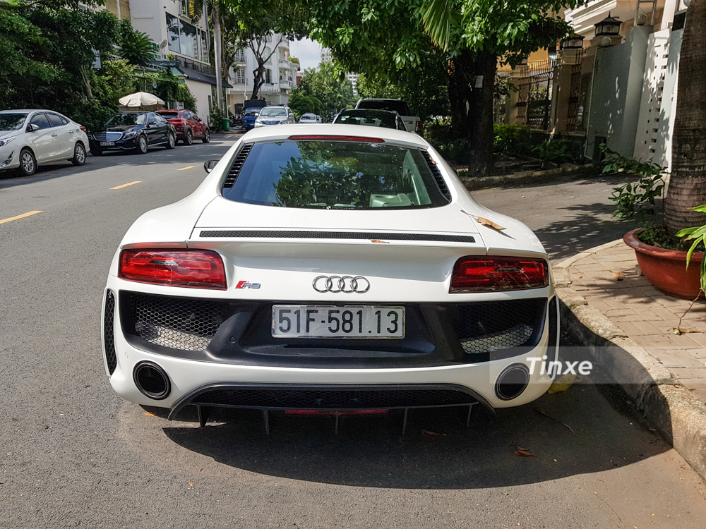 Vẻ đẹp của siêu xe Audi R8 độ khủng thứ 2 tại Việt Nam, siêu xe này mang trên mình gói độ body kit của hãng Regula