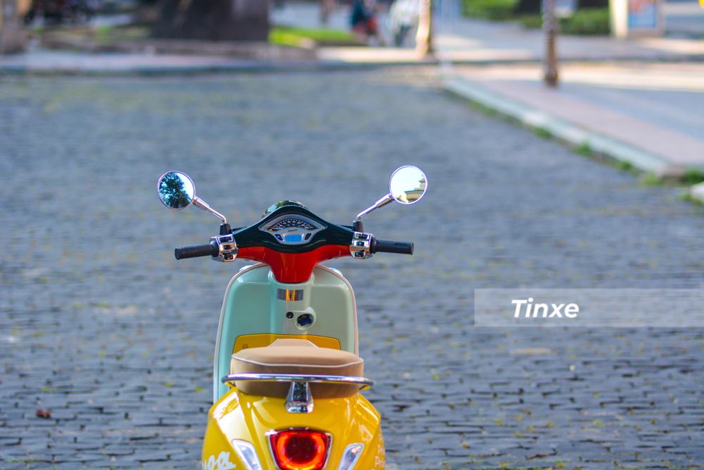 Để làm chủ nhân của Vespa Primavera Sean Wotherspoon các khách hàng Việt cần phải bỏ ra hơn 142 triệu đồng để gúp xe lăn bánh Để làm chủ nhân của Vespa Primavera Sean Wotherspoon các khách hàng Việt cần phải bỏ ra hơn 142 triệu đồng để gúp xe lăn bánh